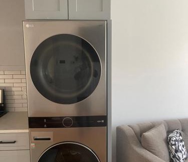 Williamsbridge Apartment | Luxury Apartment 3 Bed and 2 Bat