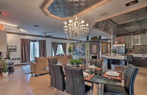 Bouldin Apartment | Luxury Apartment: Walk to Bus + 1 Mi to Downtown!