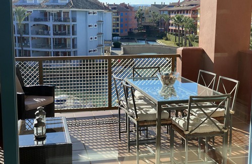 Sotogrande Apartment | Luxury apartment with lovely views over Marina