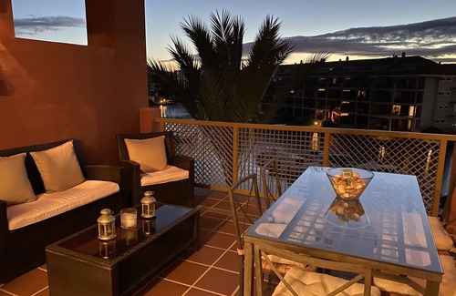 Sotogrande Apartment | Luxury apartment with lovely views over Marina