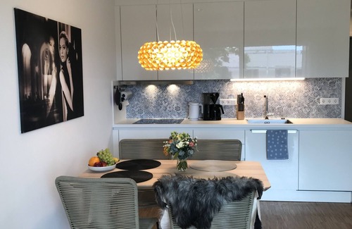 Outer Neustadt Apartment | Luxury apartment with balcony