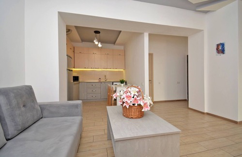 Kentron Apartment | Luxury apartment with led lights