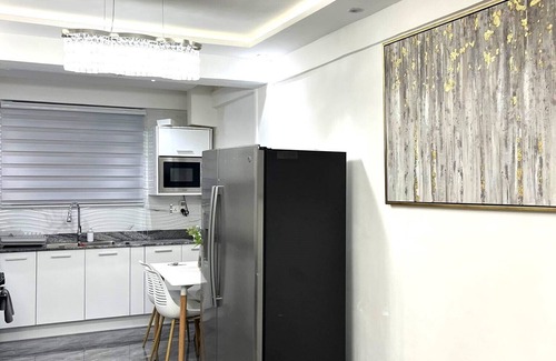 Mallam Apartment | Luxury Apartment with Pool, McCarthy hill