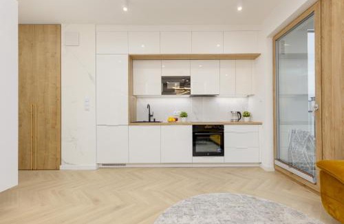 Mokotow Apartment | Luxury Apartment Wynalazek in Mokotów by Renters Prestige