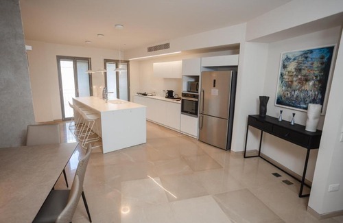 Jerusalem City Centre Apartment | Luxury apartments Itzhak Karib 16 Mamilla