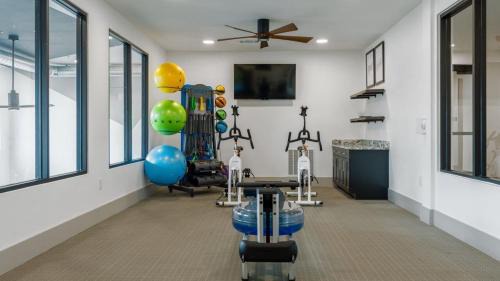 Stony Ridge North Apartment | Luxury Apartments Near Airport