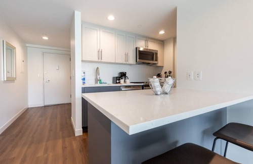 East Cambridge Apartment | Luxury Apt Near Charles River with Sky Terrace Access