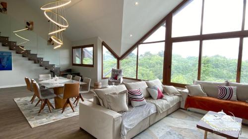 Planalto Apartment | Luxury Apt with 5 Suites in Front of Rua Torta