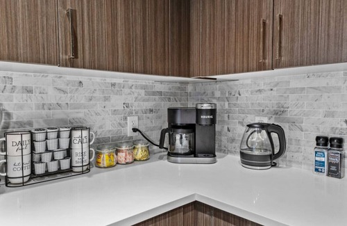 New Brunswick Apartment | Luxury Apt with Pool and Free Parking
