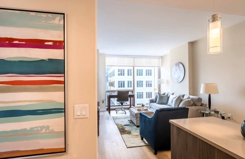 Downtown Apartment | Luxury Apt with Pool and Gym
