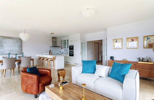 Villefranche-sur-Mer Apartment | Luxury at its Best with Panoramic Mediterranean View