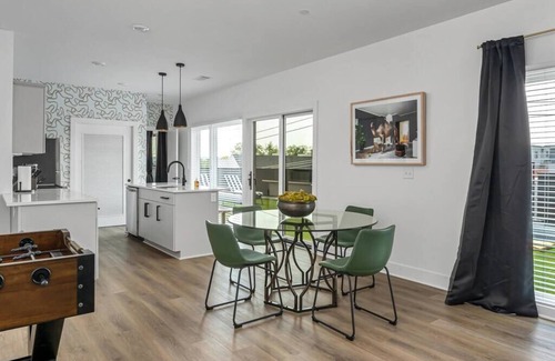 Hadley - Washington Apartment | Luxury at it's Finest/Rftop Deck