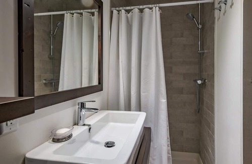 Colling Woodlands Ski Chalet | Luxury at the bottom of Osler Bluff Ski Club!