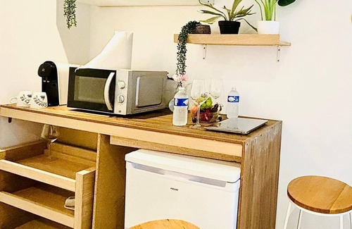 4th Arrondissement Apartment | Luxury at your fingertips: private Jacuzzi, chic decor & unforgettable moments