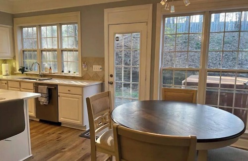 Smyrna House | Luxury Atlanta Home walk to Battery Braves Stadium