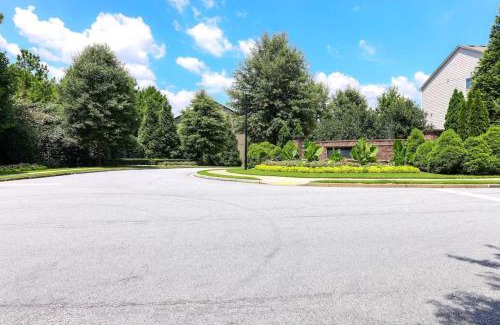 Lilburn House | Luxury Atlanta Home with King Bed and Yard