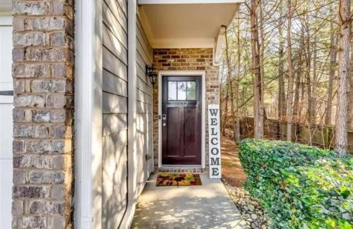 Lilburn House | Luxury Atlanta Home with King Bed and Yard