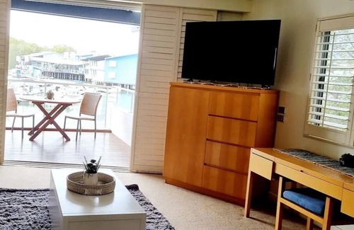 Gold Coast Apartment | Luxury Island Retreat