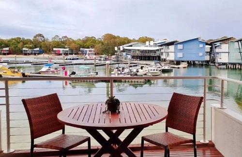 Gold Coast Apartment | Luxury Island Retreat