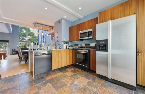 Harborview House | Luxury-award winning loft Townhouse, top location