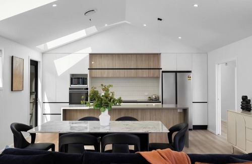 Kawarau Falls House | Luxury Away - Remarkable Retreat-Free Parking-BBQ