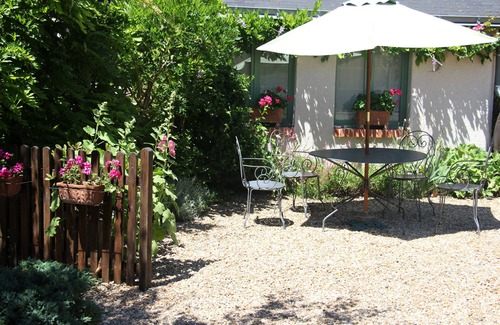 Brion Cottage | Luxury B&B, near Saumur, in 18thC former wine estate, heated pool