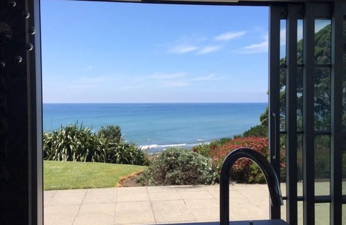 Pitone House | Luxury beach front property