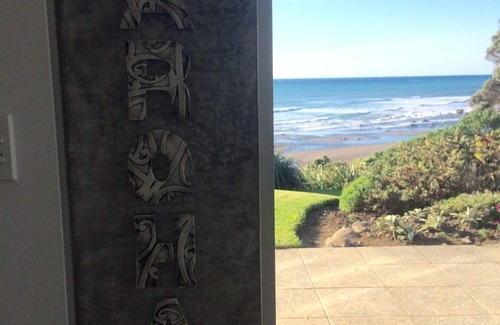 Pitone House | Luxury beach front property