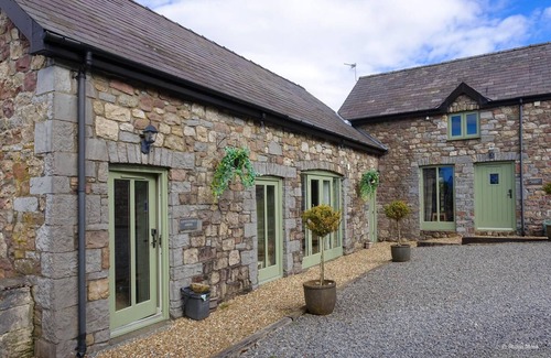 Llangadog Cottage | Luxury barn conversion Ramblers Retreat