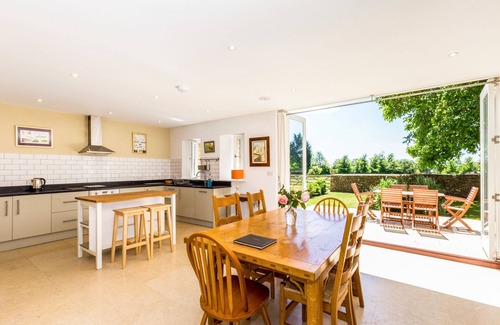 Witney House | Luxury barn conversion on rural Cotswolds farm with swimming pond