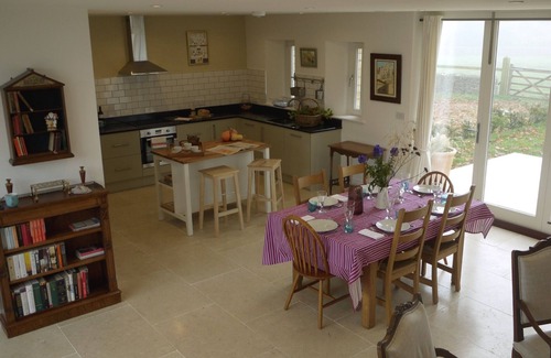 Witney House | Luxury barn conversion on rural Cotswolds farm with swimming pond