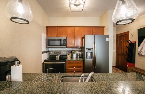 Olympic Valley Condo | Luxury Basecamp Condo Village at Palisades Tahoe