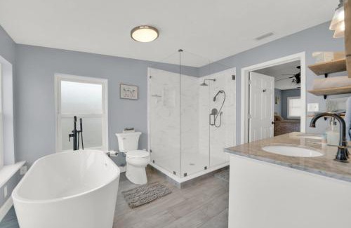 Lynn Haven House | Luxury Bathroom Home with Game Room 25 Mins to PCB