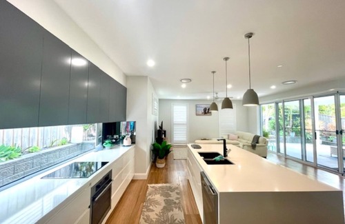 Catherine Hill Bay House | LUXURY BEACH HOUSE - WALK TO BEACH