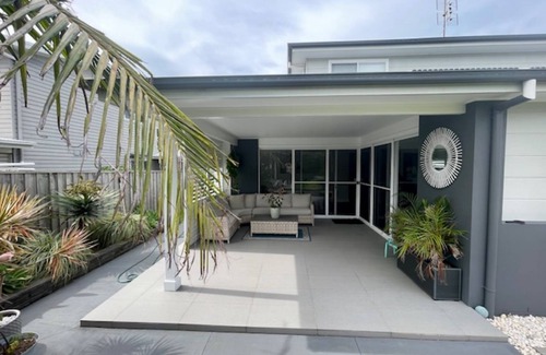 Catherine Hill Bay House | LUXURY BEACH HOUSE - WALK TO BEACH