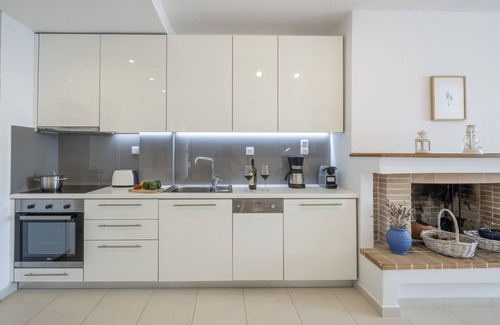 Kiveri Apartment | Luxury beach apartment, Sea view balcony, near Nafplio, Mycenae, Epidaurus