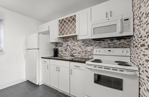 Palm Beach - West Palm Beach House | Luxury Beach Condo Getaway with fast Wifi