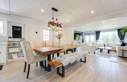 Magnetawan House | Luxury Beach Cottage - Maijac Resort & Marina
