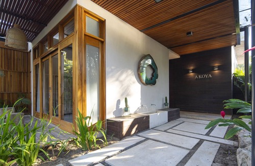 Carmen Villa | Luxury Beachfront Villa in Akoya
