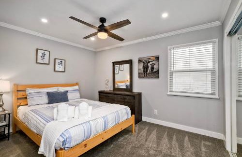 Carlsbad Village House | Luxury Beach Duplex, Sleeps 9, Dog-Friendly, AC, Fire Pit & Grill