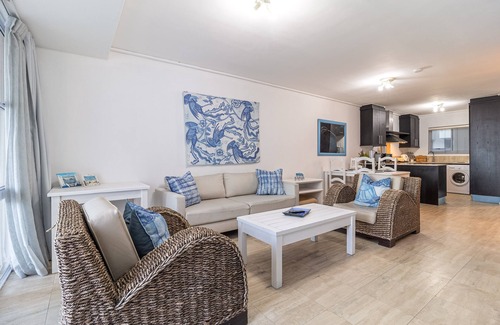 Lagoon Beach Apartment | Luxury Beach Escape - Ocean View