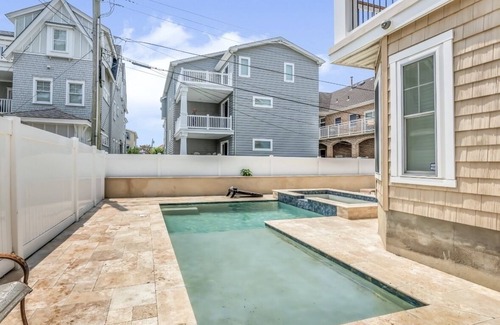 A-Zone House | Luxury Beach Front Estate With Pool & Hot Tub Sleeps 16