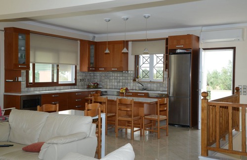 Kiveri Villa | Luxury beach-front Villa