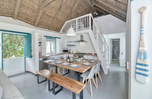 Struisbaai House | Luxury Beach Home | Games room & Braai | Pet friendly