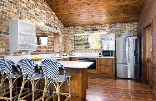 Nambucca Heads House | Luxury Beach House - secluded area of Nambucca, 5 minute walk to the beach