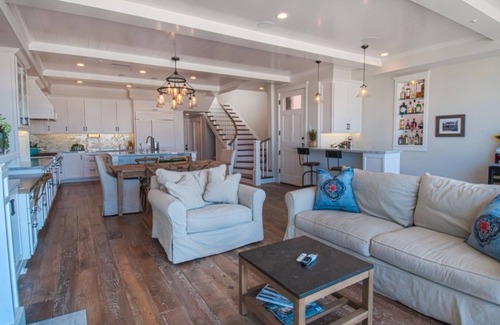 Santa Ana Heights House | Luxury Beach House on the Sand