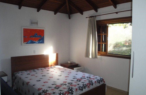 Joao Fernandes House | Luxury beach house in ferradura, 4 bedrooms, 2 suites, condominium, swimming pools.