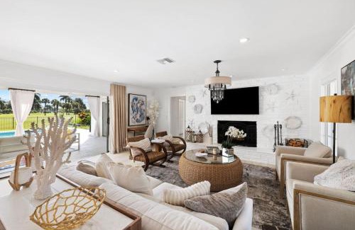 Moorings House | Luxury Beach House with a View