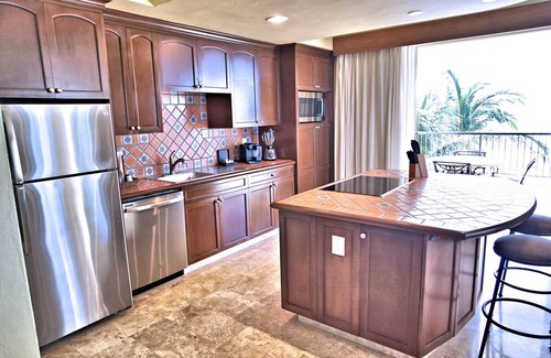 Isla Iguana Apartment | Luxury Beachfront Villa - 2 Bedrm, 1 bdrm, Suite or Studio- 2 min from the beach