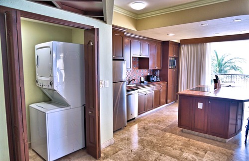 Isla Iguana Apartment | Luxury Beachfront Villa - 2 Bedrm, 1 bdrm, Suite or Studio- 2 min from the beach